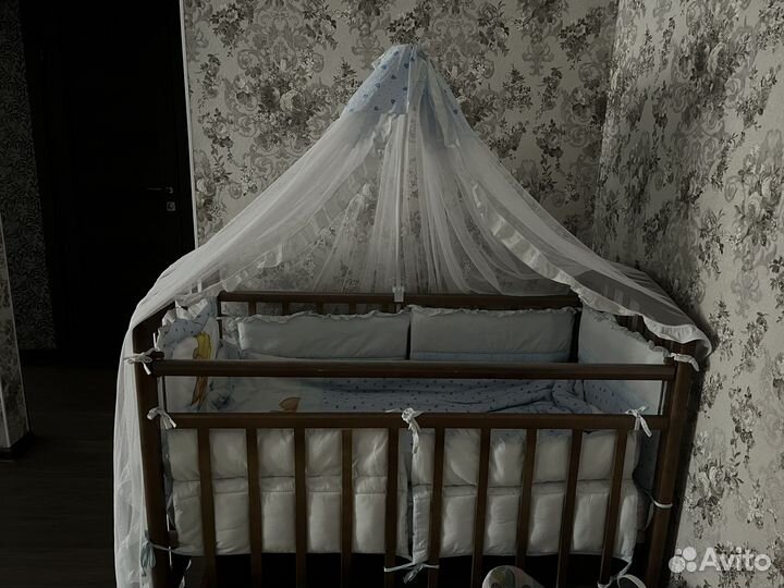 Кровать с балдахином