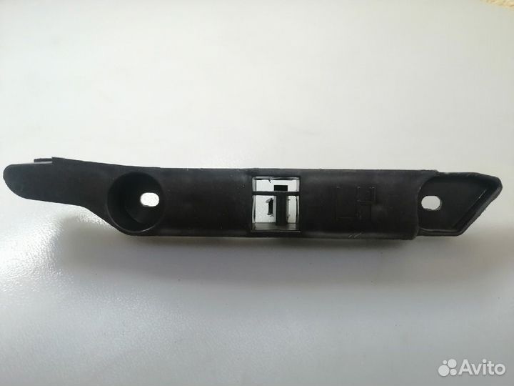 Кронштейн переднего бампера Ford Focus 2