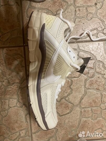 Кроссовки Nike vomero 5