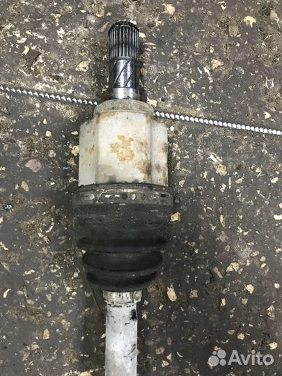 Правый привод Nissan Tiida 1