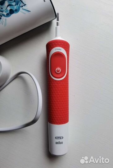 Зубная щетка электрическая Braun Oral-B