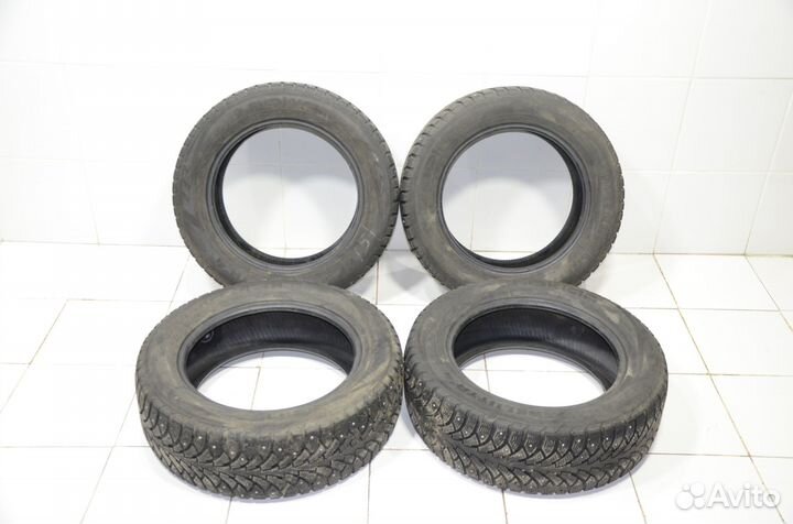 Nokian Tyres Hakkapeliitta 4 205/60 R16 92T