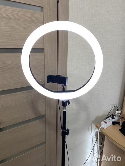 Кольцевая лампа со штативом 32см