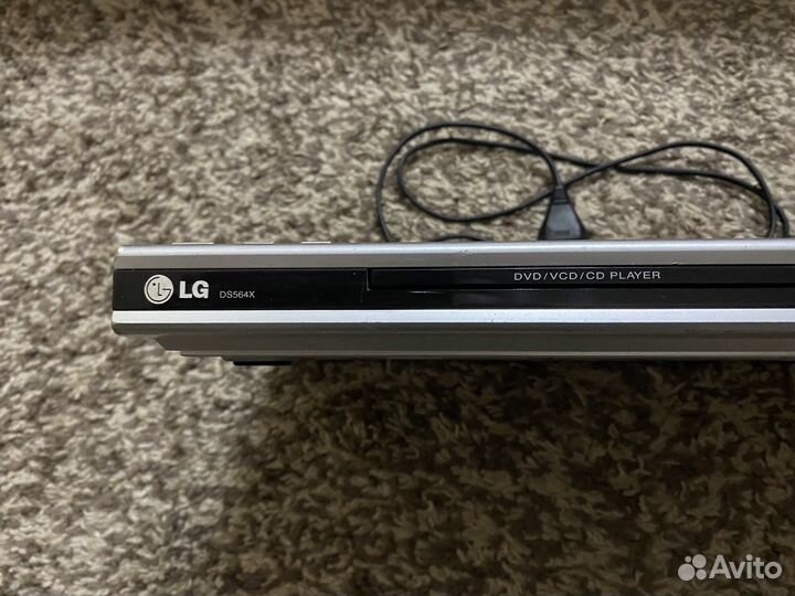 DVD плеер LG DS564X