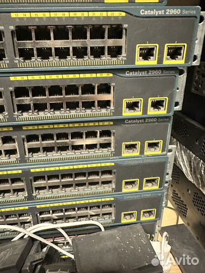 Коммутатор Cisco WS-C2960-24TT-L