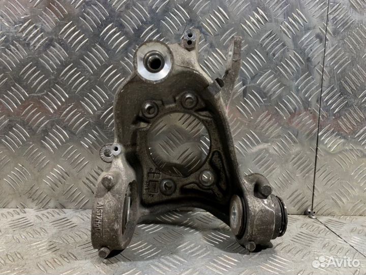 Кулак задний правый Audi A8 D4