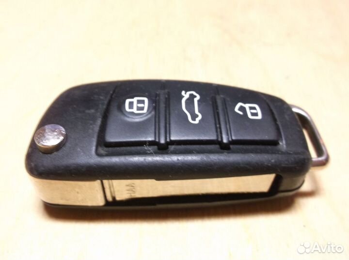 8P0 837 220 выкидной чип ключ Audi