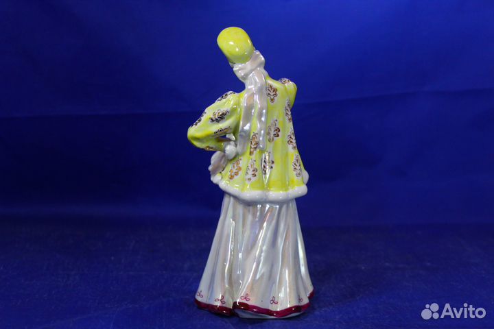 Статуэтка фарфоровая Лебёдушка Дулево Танцующа дев