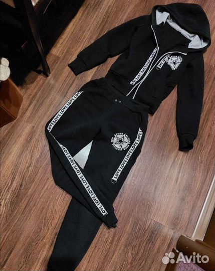 Костюм спортивный