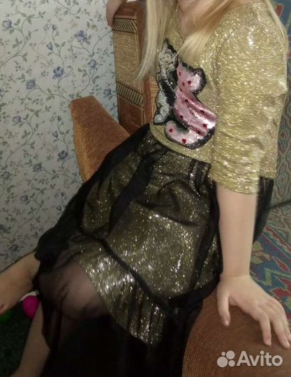 Платье для девочки в отличном состоянии