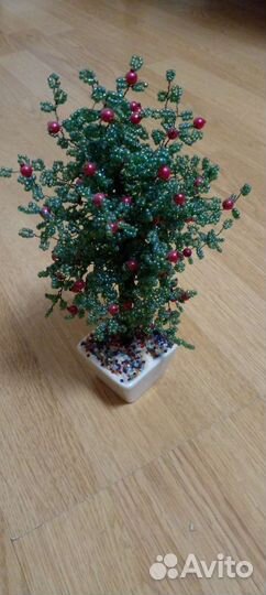 Дерево из бисера