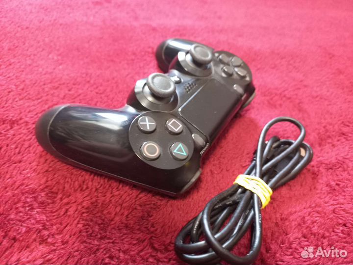 Sony ps4 slim 1tb + 4 игры на диска