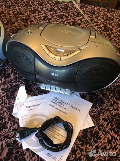 Кассетный плеер магнитола магнитофон радио Sony LG