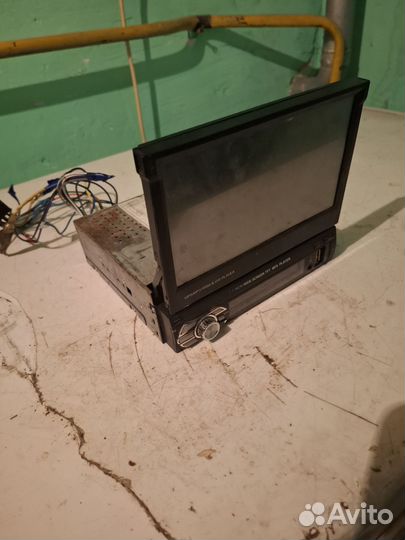 Сабвуфер с магнитолой