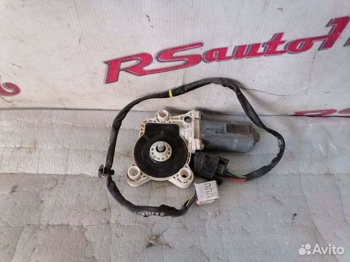 Мотор стеклоподъемника правый Mercedes S-Class 220