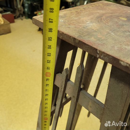 Подставка под цветы