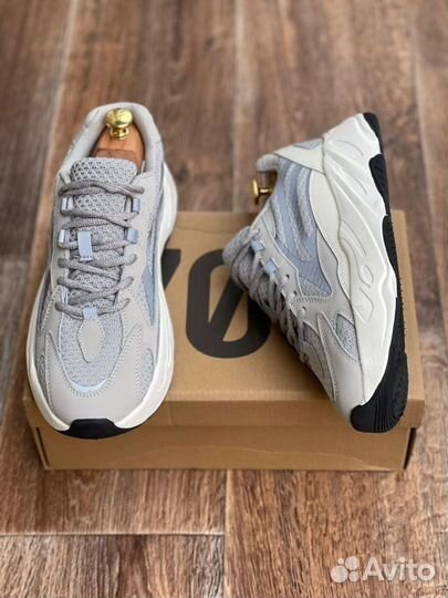 Кроссовки Adidas Yeezy Boost 700 мужские