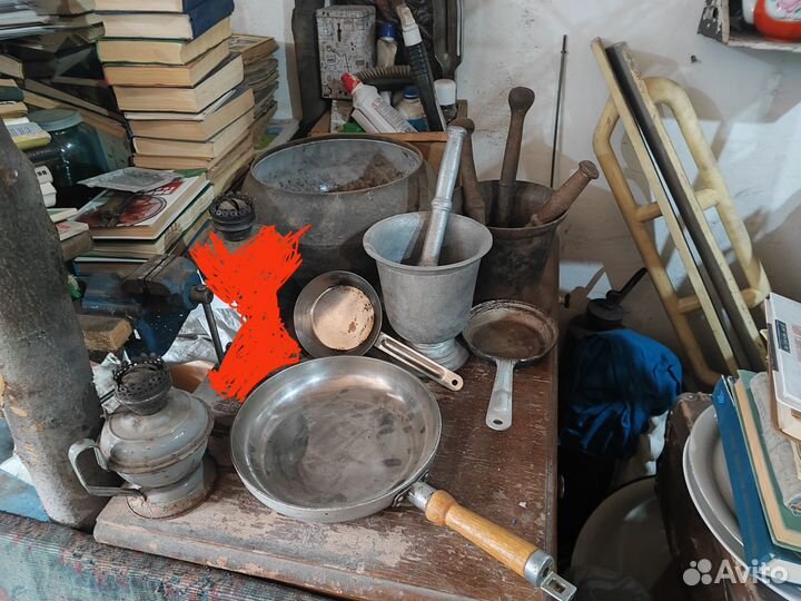 Ступка алюминиевая на пьедестале пестик