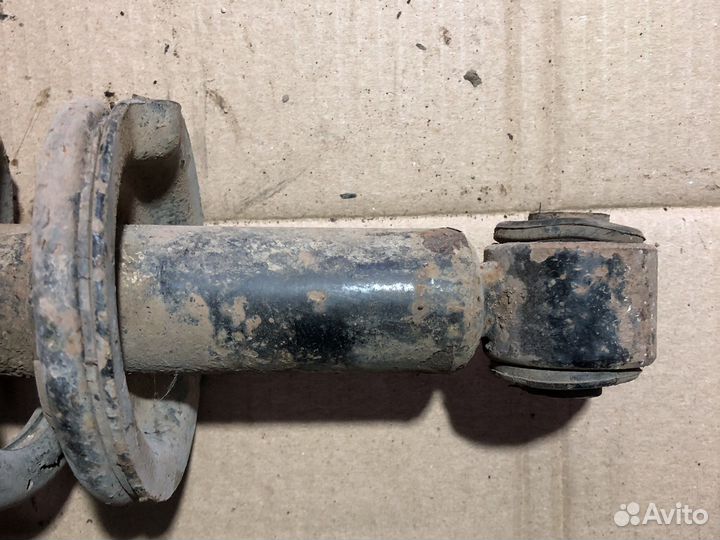 Задняя стойка Chery Fora A 516