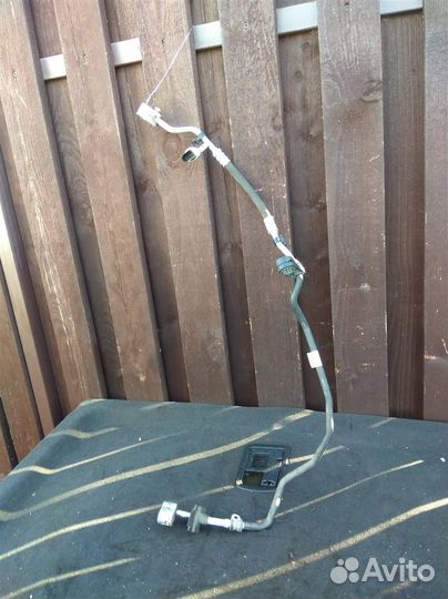 Трубка кондиционера 7L0820741E 4.2 Бензин Volksw