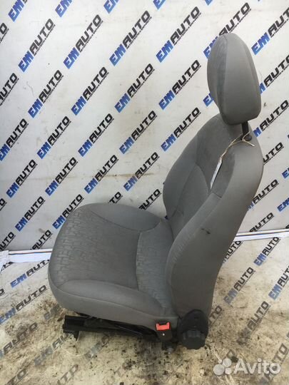 Сиденье переднее правое Фиат Альбеа
