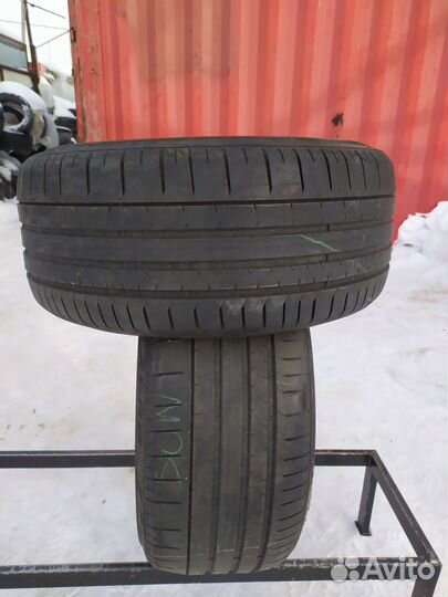 Pirelli P Zero PZ4 245/35 R19 93Y