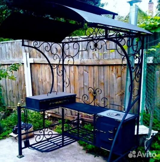 Мангал с крышей