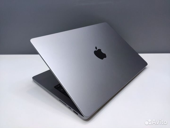 MacBook Pro 14