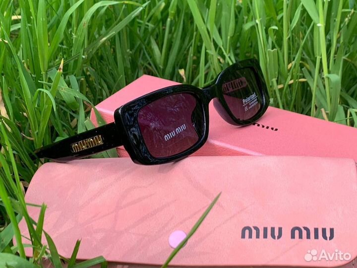 Солнцезащитные очки женские MIU MIU