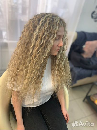 Модель на Афрокудри /Афролоконы - снятие