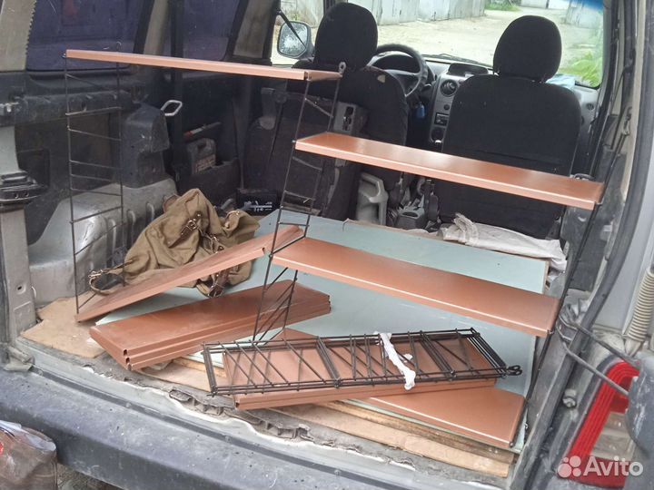 Полочки на стену для книг