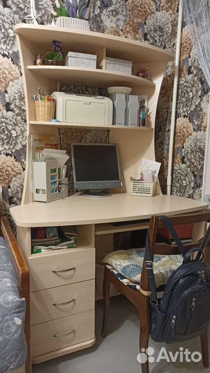 Компьютерный стол