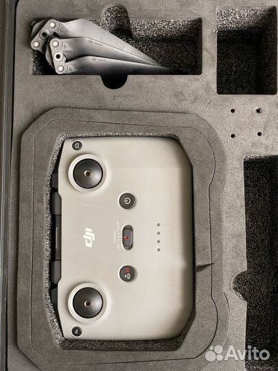 Квадрокоптер DJI Mavic 3 Classic