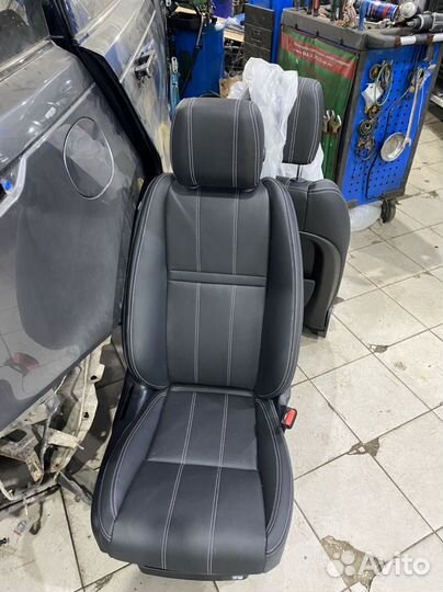 Разбор Range Rover Velar 2.0D