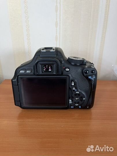 Зеркальный фотоаппарат Canon 600d