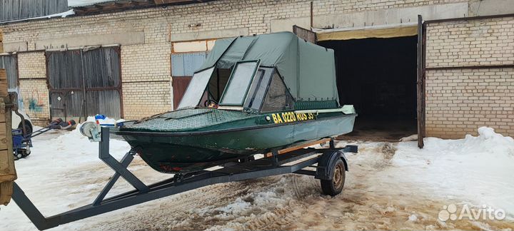 Лодка с мотором