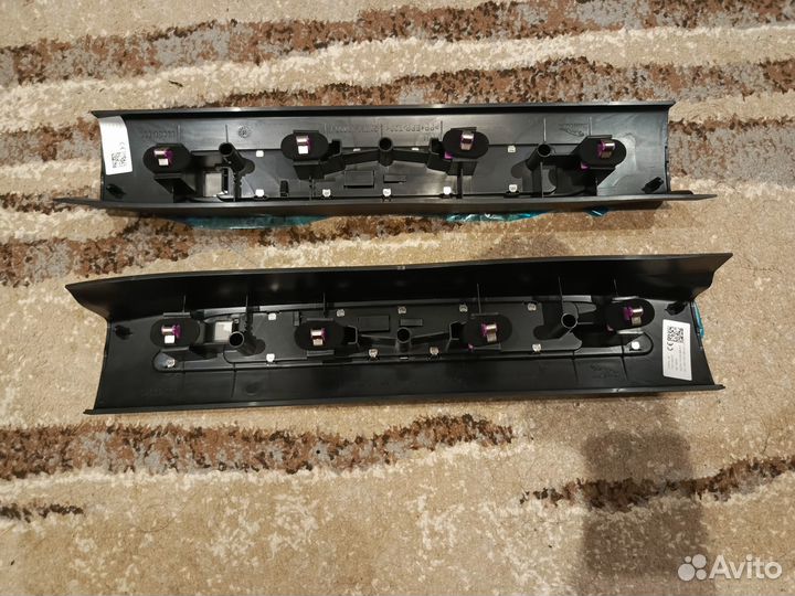 Новые накладки порогов передних Jaguar Xe