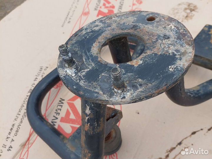 Кронштейн запасного колеса Kia Sportage 1