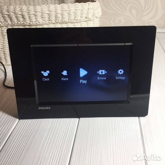 Цифровая фоторамка Philips SPF1307/10 б/у