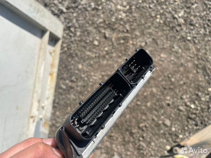 Блок управления двс Nissan Fuga PY50 VQ35DE