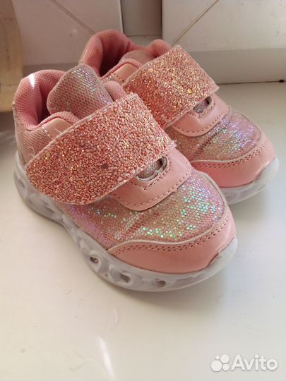 Кроссовки для девочек