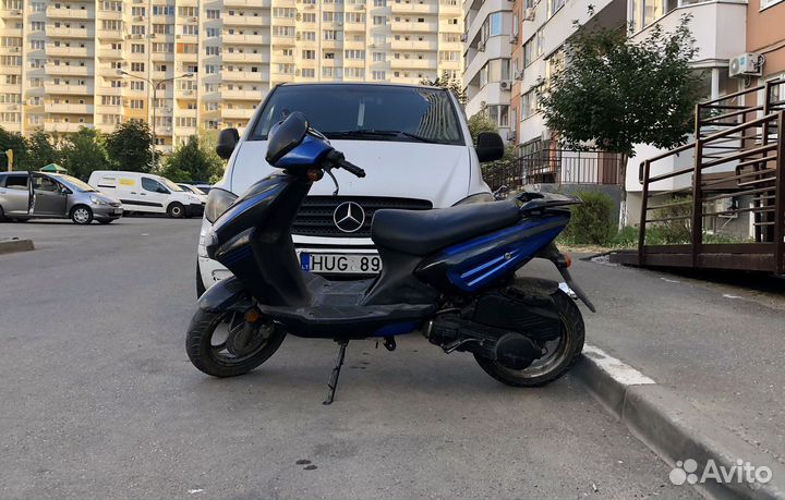 Скутер 150 кубов 4t Omaks