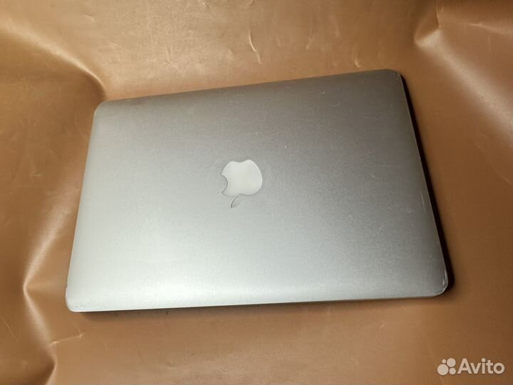 Apple macbook pro 13 2015 256 SSD отличная батарея