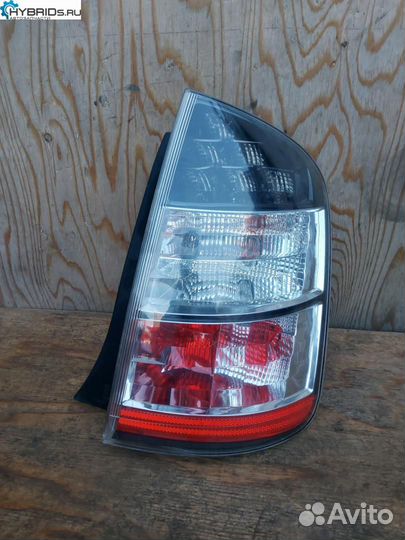 Фонарь задний правый Toyota Prius 2 NHW20 2005