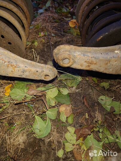 Поворотный кулак audi 100 c4 2.3