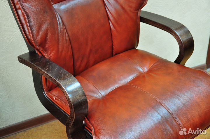 Офисное кресло 