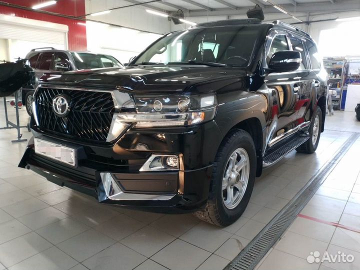 Рестайлинг пакет на Land Cruiser 200