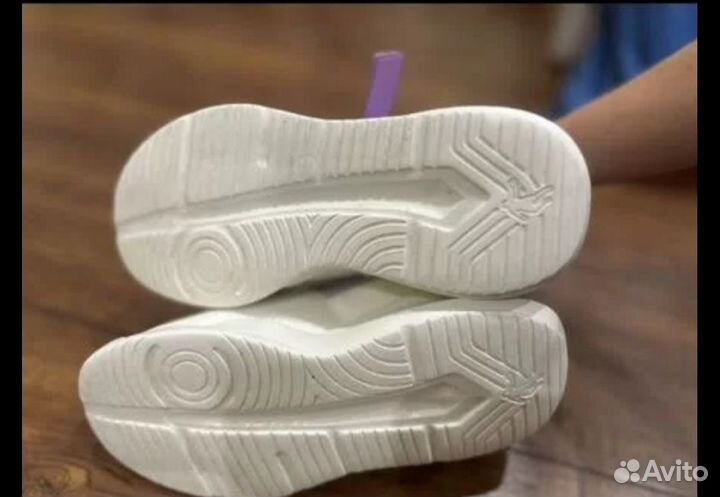 Кроссовки женские 36 размер