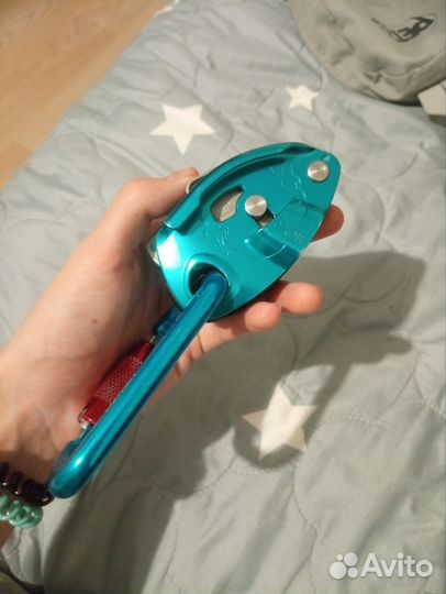 Страховочно-спусковое устройство Petzl Grigri