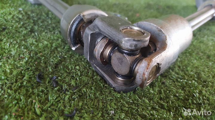 Карданчик рулевой Audi Q7 BAR 2006